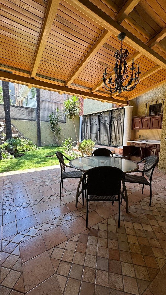 Casa em La Estancia, Zapopan, foto 4 de 33