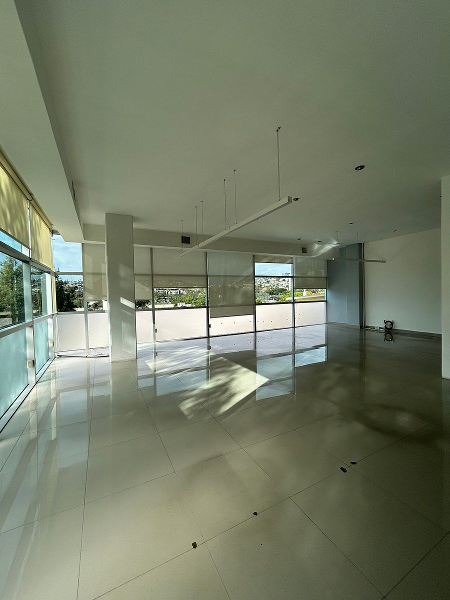 Oficina, photo 1 of 12
