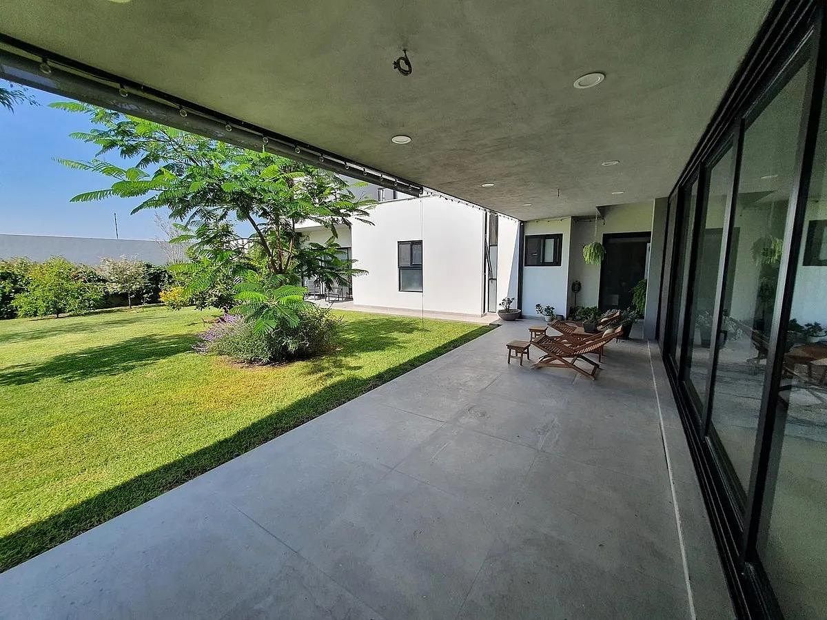 Terraza de sala, comedor y cocina., foto 4 de 20