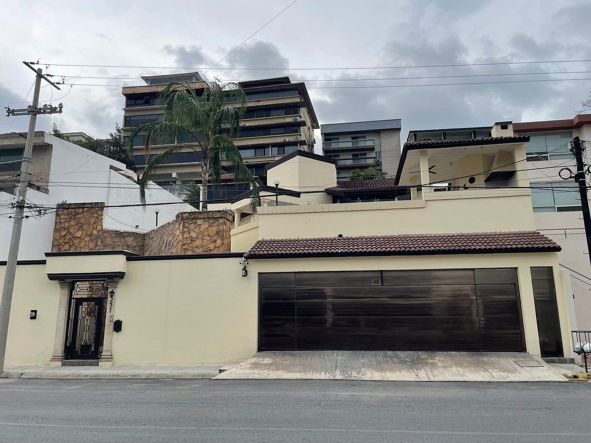 Casa en Venta en Fuentes del Valle, SPGG, foto 1 de 39