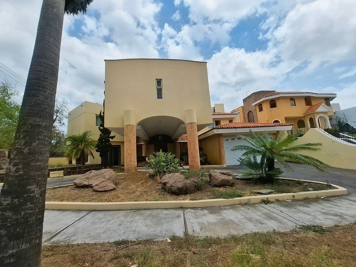 RESIDENCIA EN VENTA EN CIUDAD BUGAMBILIAS EN GUADALAJARA - foto 3