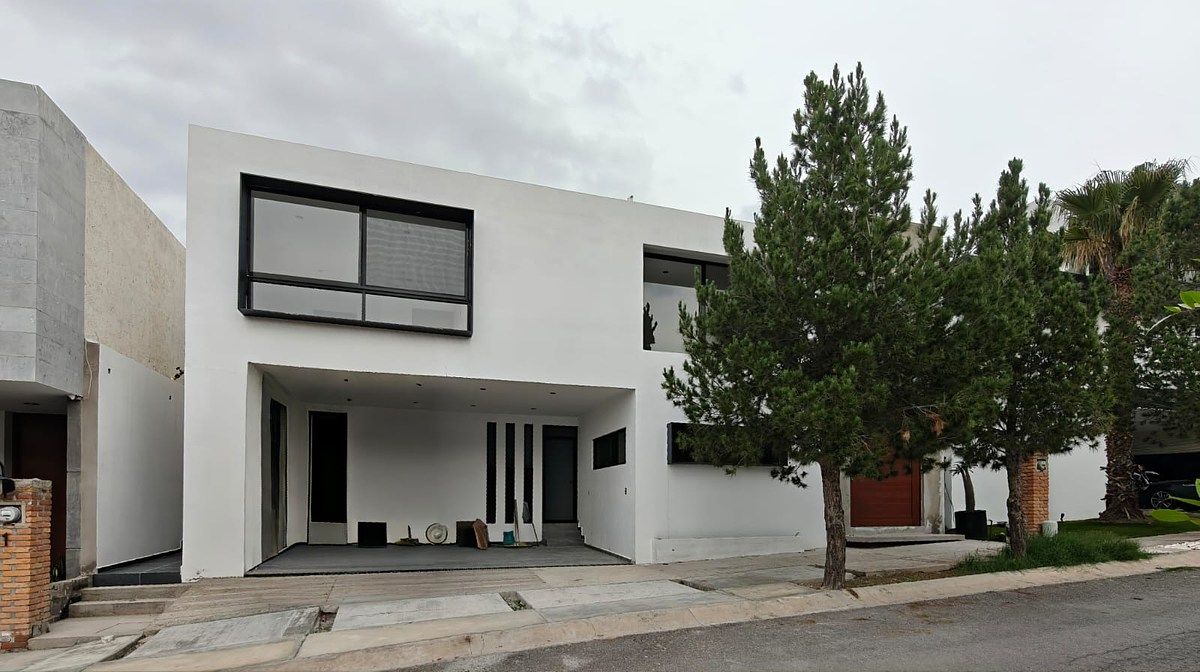 Casa Nueva en Venta dentro de Privada en Club de Golf La Loma, foto 1 de 33