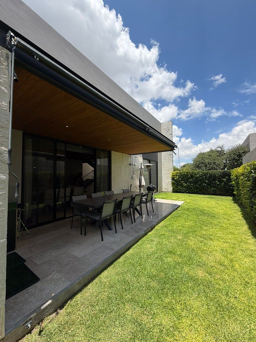 Hermosa casa en Lomas del campanario Norte en venta, foto 1 de 11