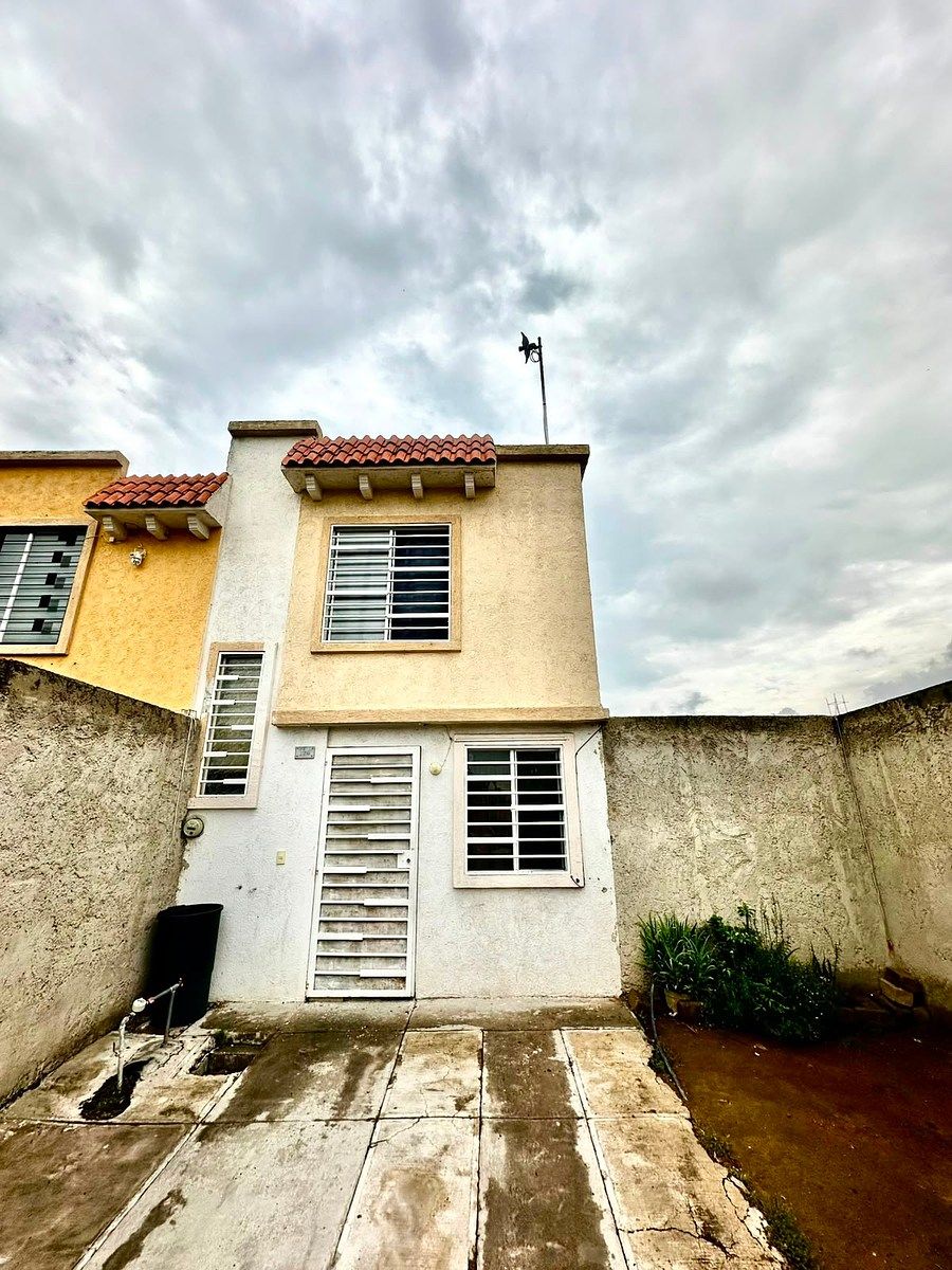 Casa en venta en Valle de los Encinos – 2 recámaras | Excedente de terreno, foto 1 de 2