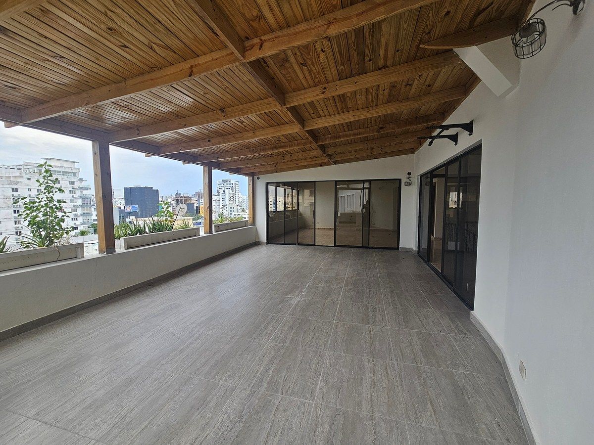 Imagen publicada para Penthouse clásico remodelado con vista al mar en El Vergel