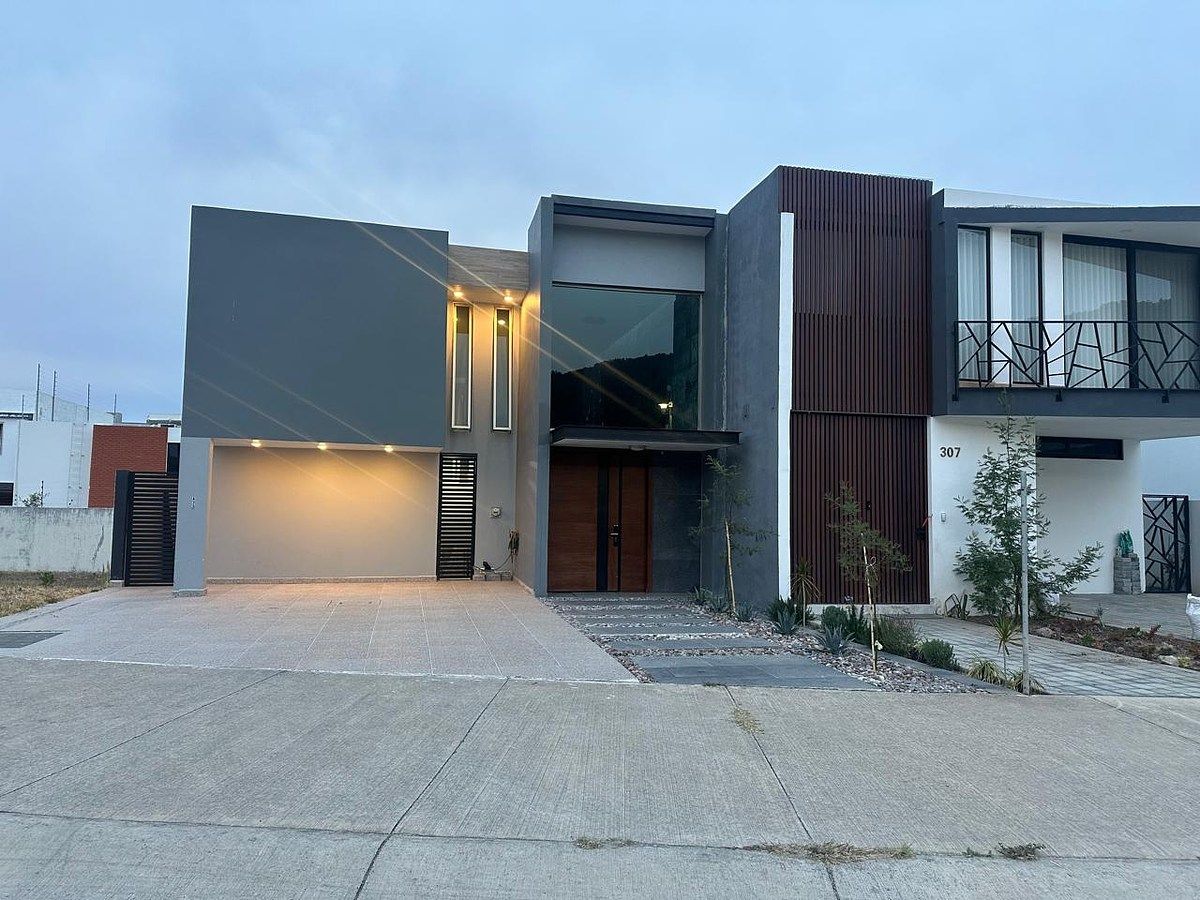 CASA EN VENTA FRACCIONAMIENTO LOS ROBLES EN ZAPOAPAN, foto 1 de 17