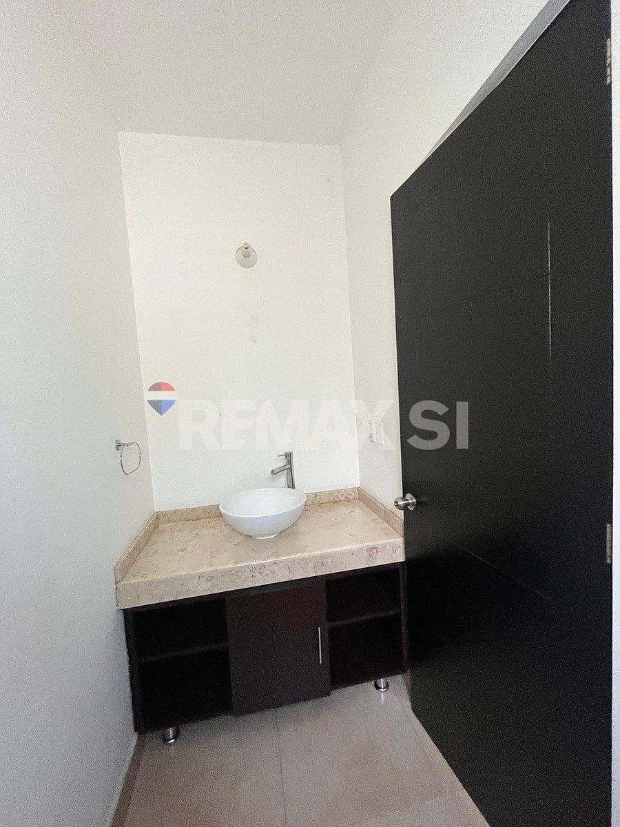House in Cumbres del Lago, Querétaro, photo 2 of 13