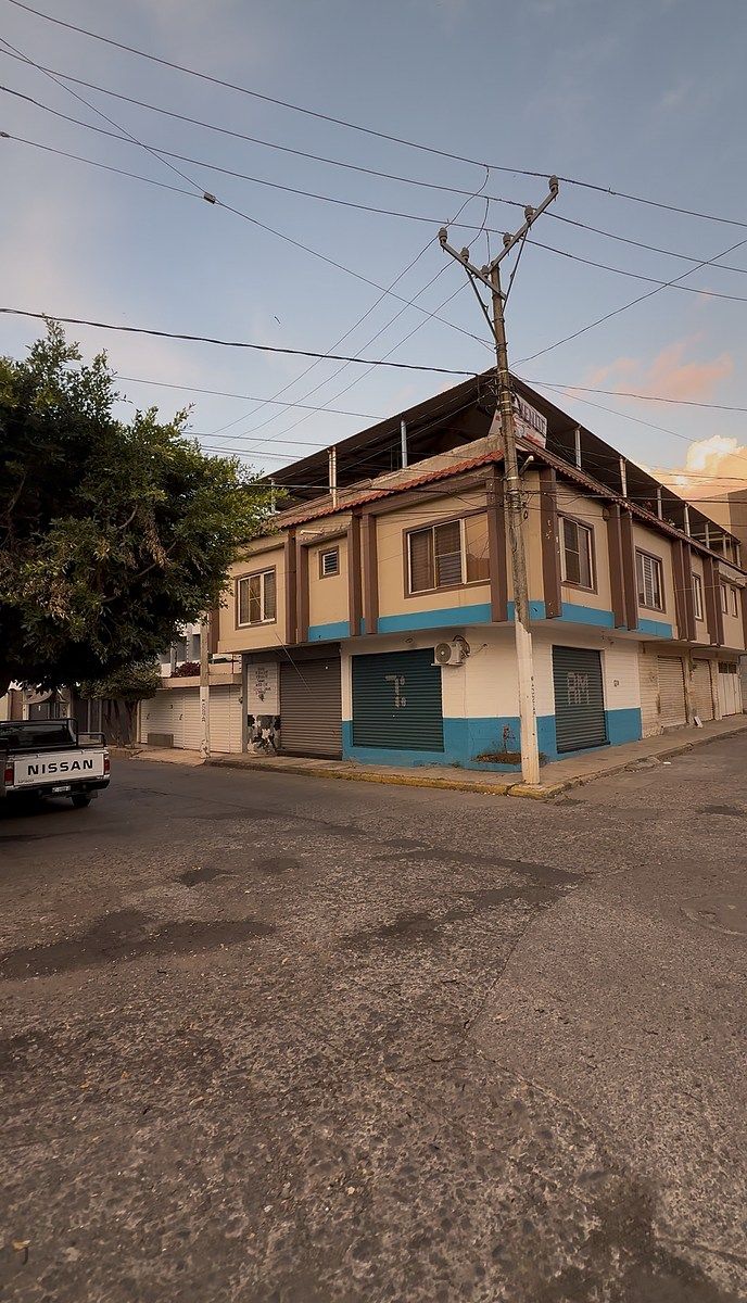 Retail Space in Jardines de San Juan, Los Reyes, photo 3 of 5