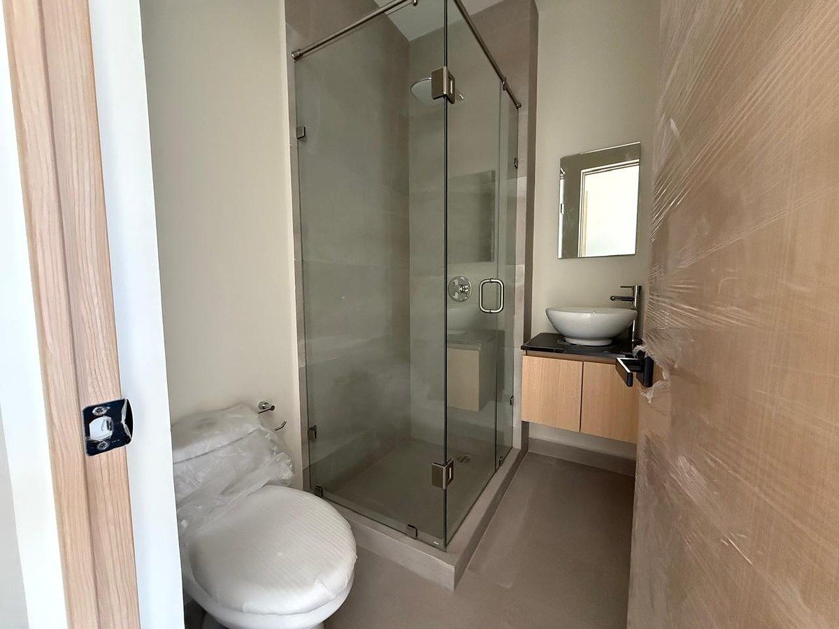 Baño secundario, foto 10 de 11