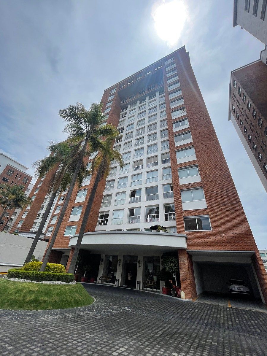 INTERLOMAS VENTA $8,800,000.00 PRECIOSO DEPARTAMENTO PALMA REAL 3/3.5/4 . Bodega, foto 1 de 32