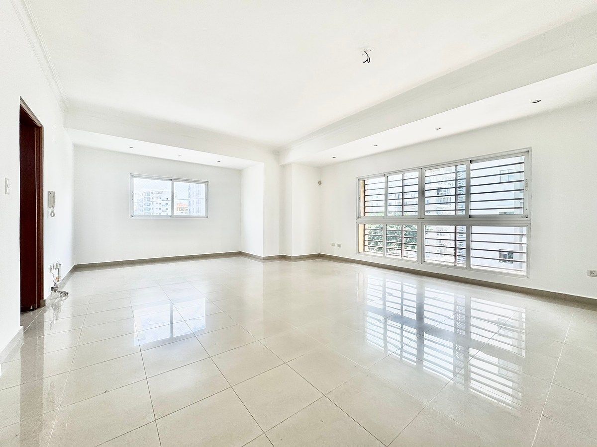 ILUMINADO APARTAMENTO EN TORRE FAMILIAR EN EVARISTO MORALES, foto 1 de 16