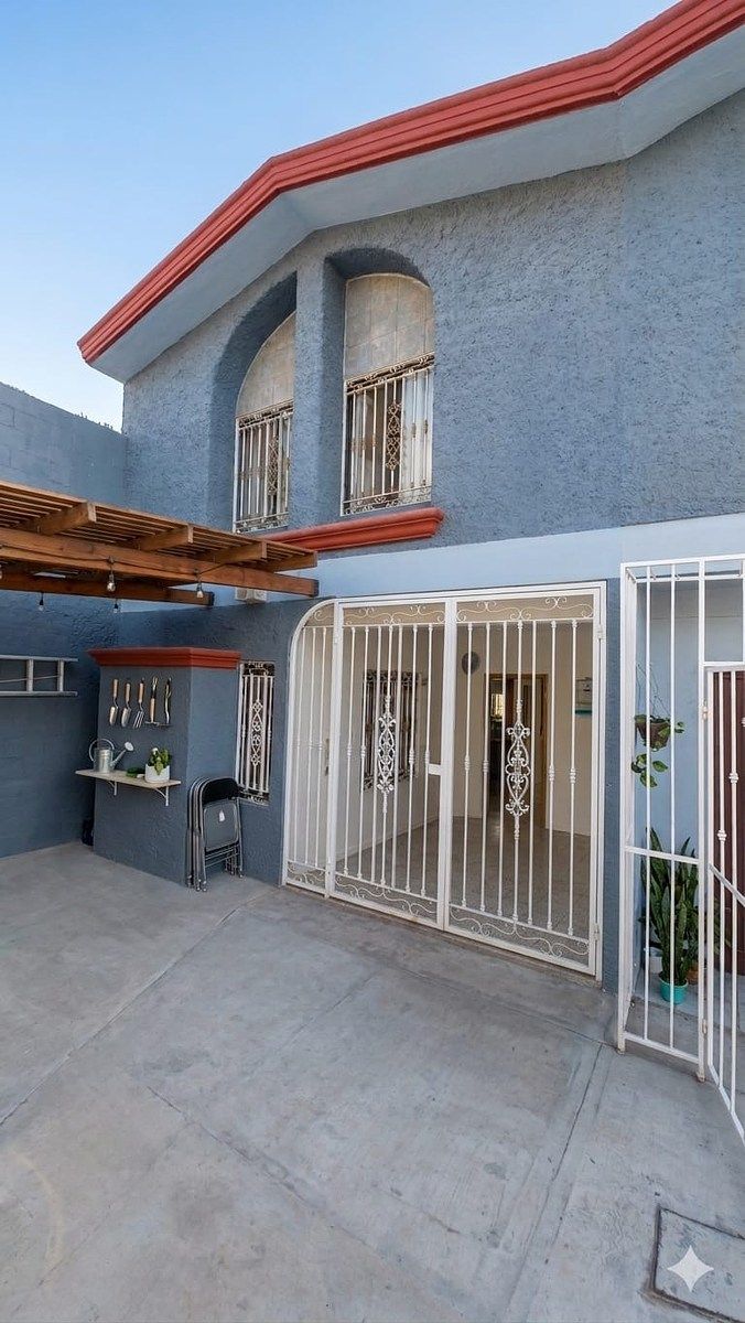 Casa en venta a 1 min de blvd Cuahutemoc, foto 1 de 22