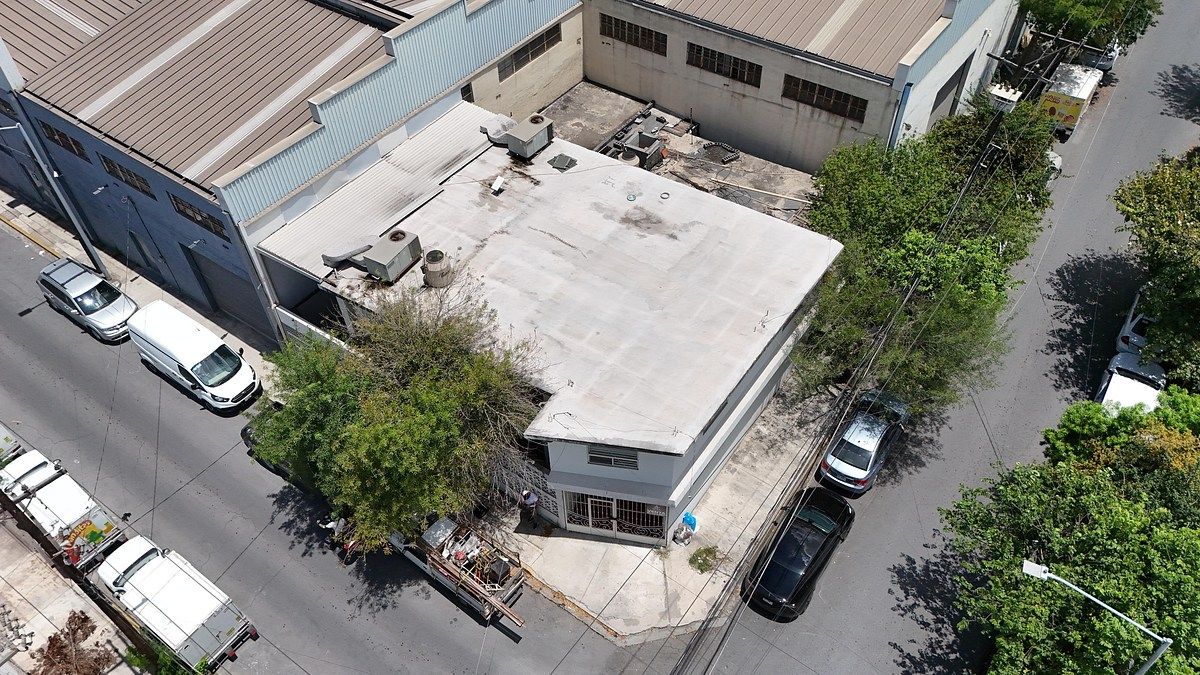 Casa com uso comercial em Urdiales, Monterrey, foto 2 de 12