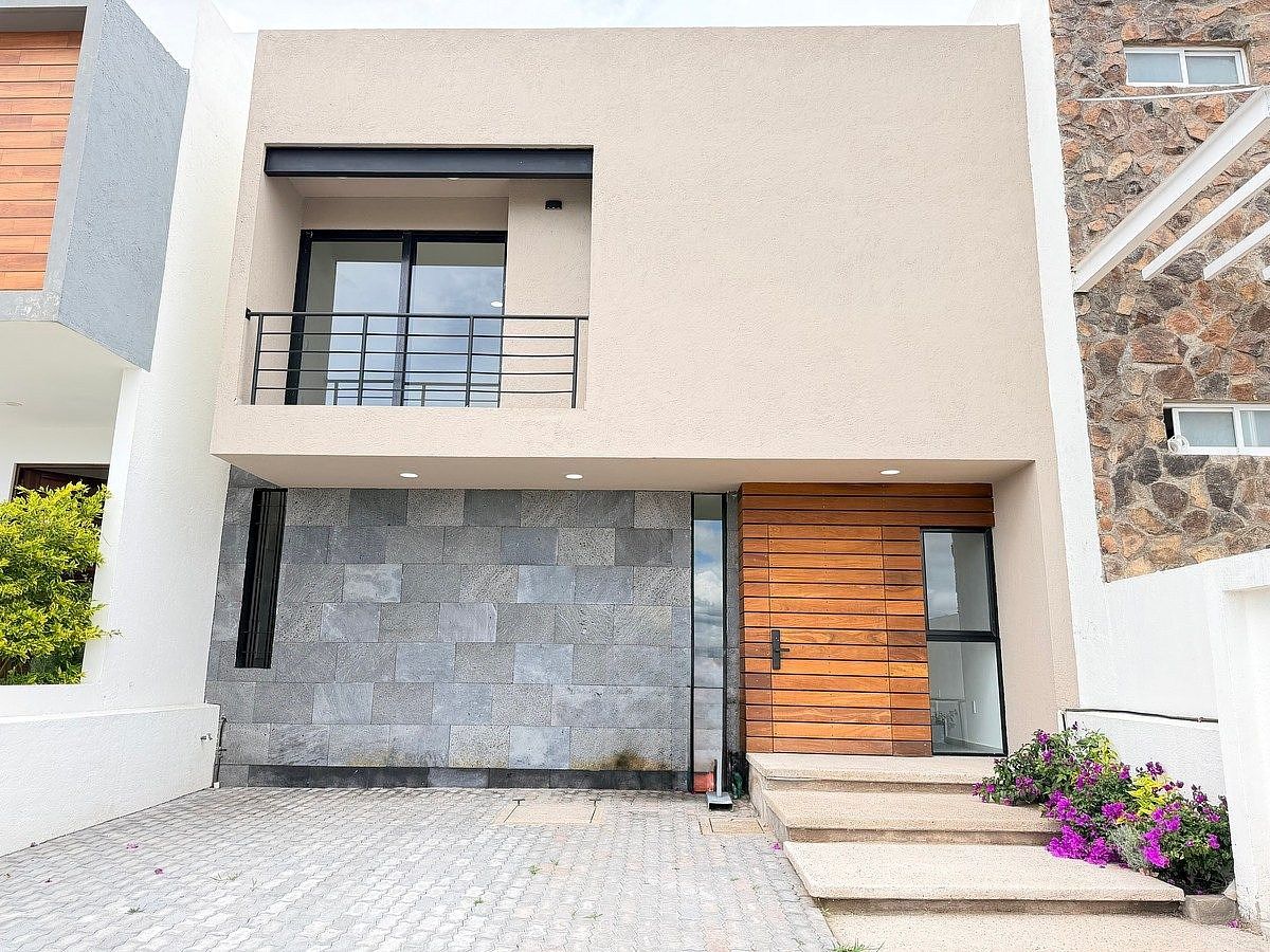 Casa à Venda em Zibatá | 4 Quartos | Terraço | Quarto no Andar Térreo, foto 1 de 22