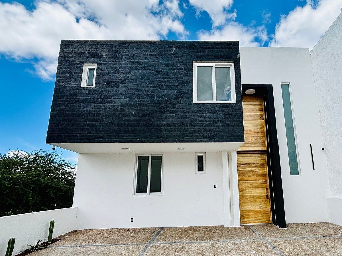 House for Sale in Zibatá | Home Automation | Jacuzzi | 4 Bedrooms | Basement, photo 1 of 22