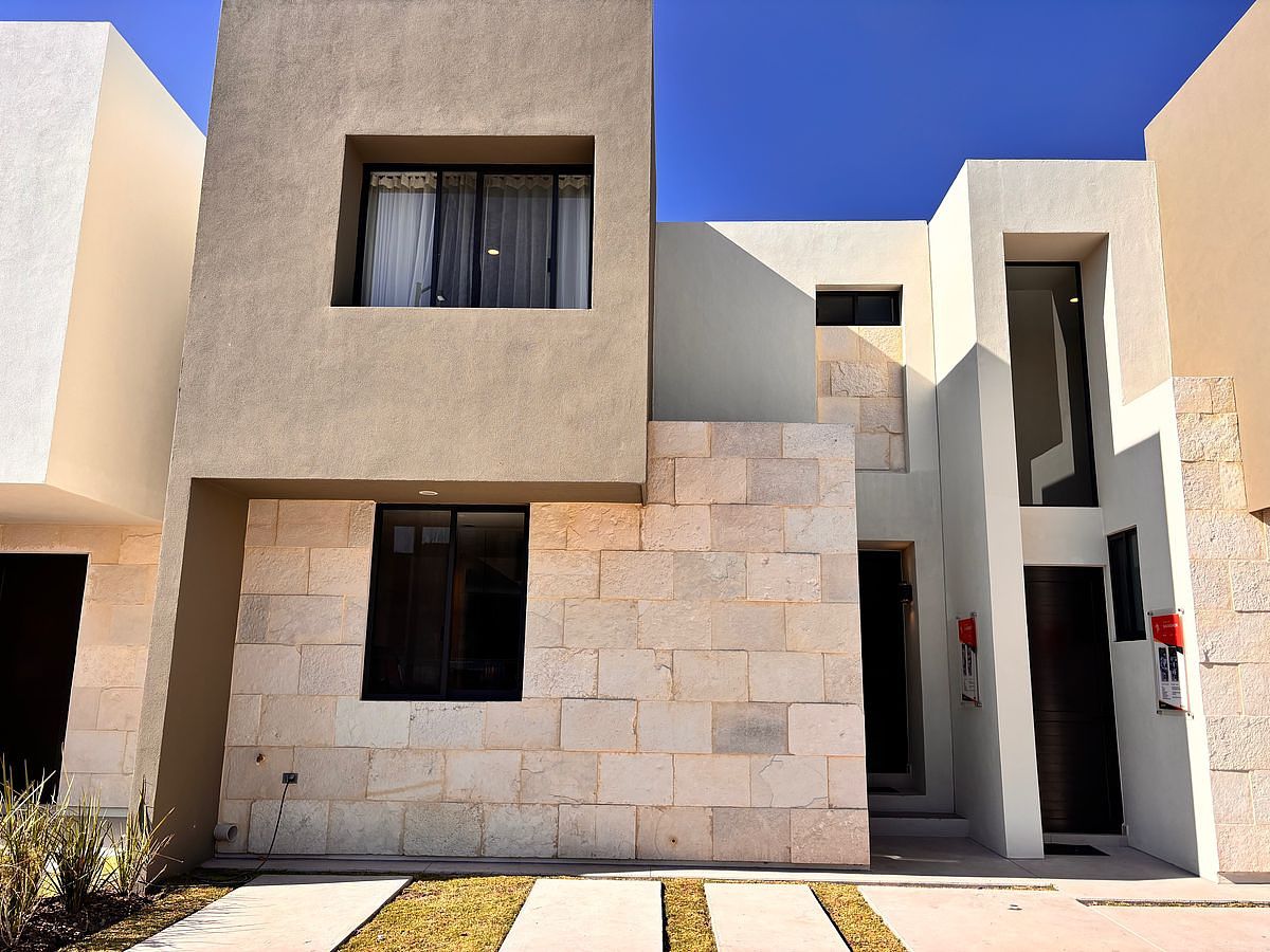 House for Sale of 127 m² | Living-Dining Room on Different Levels and Double Door | Pool Gym, photo 1 of 16