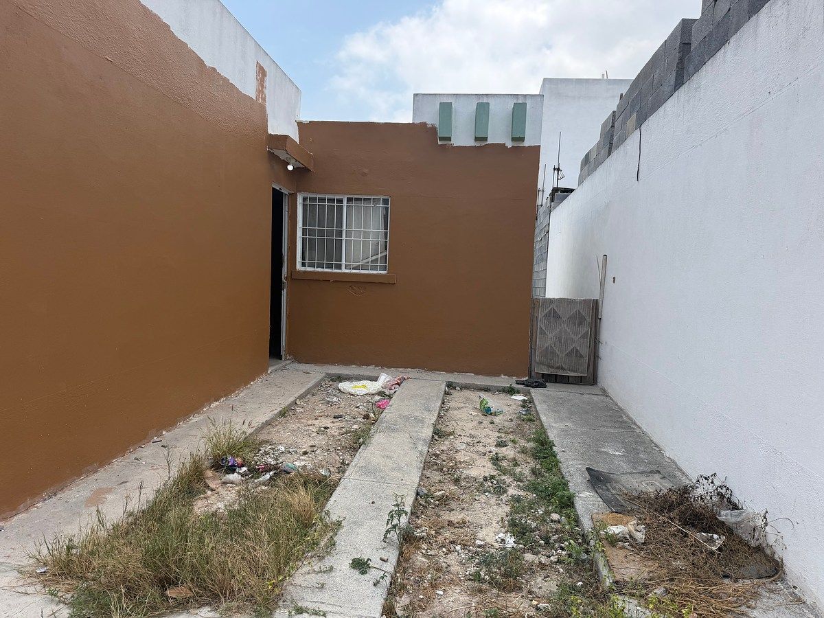 Casa en Paseo de Lincoln, García, foto 2 de 12