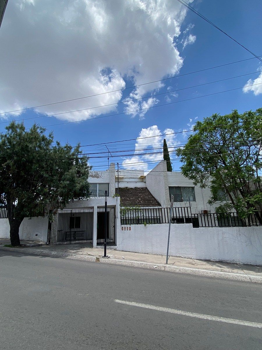 Casa céntrica en renta en esquina, foto 1 de 10