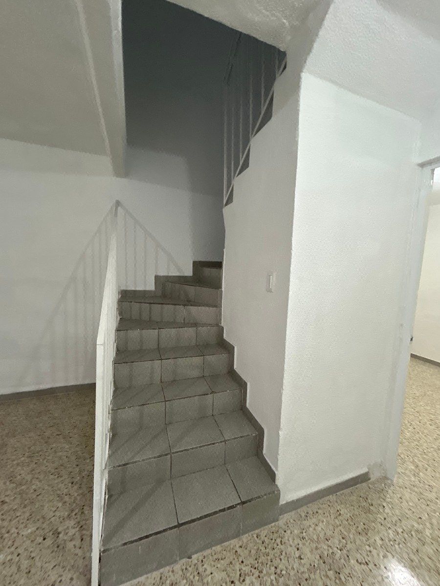 Escalera planta alta, foto 11 de 16