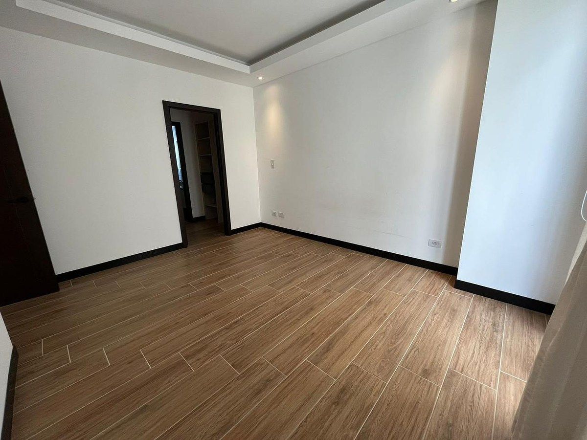 Apartamento en Zona 16, Guatemala, foto 8 de 22
