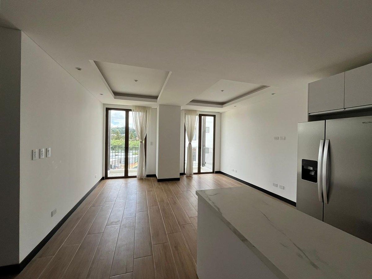 Apartamento en RENTA - zona 16 - Image 3