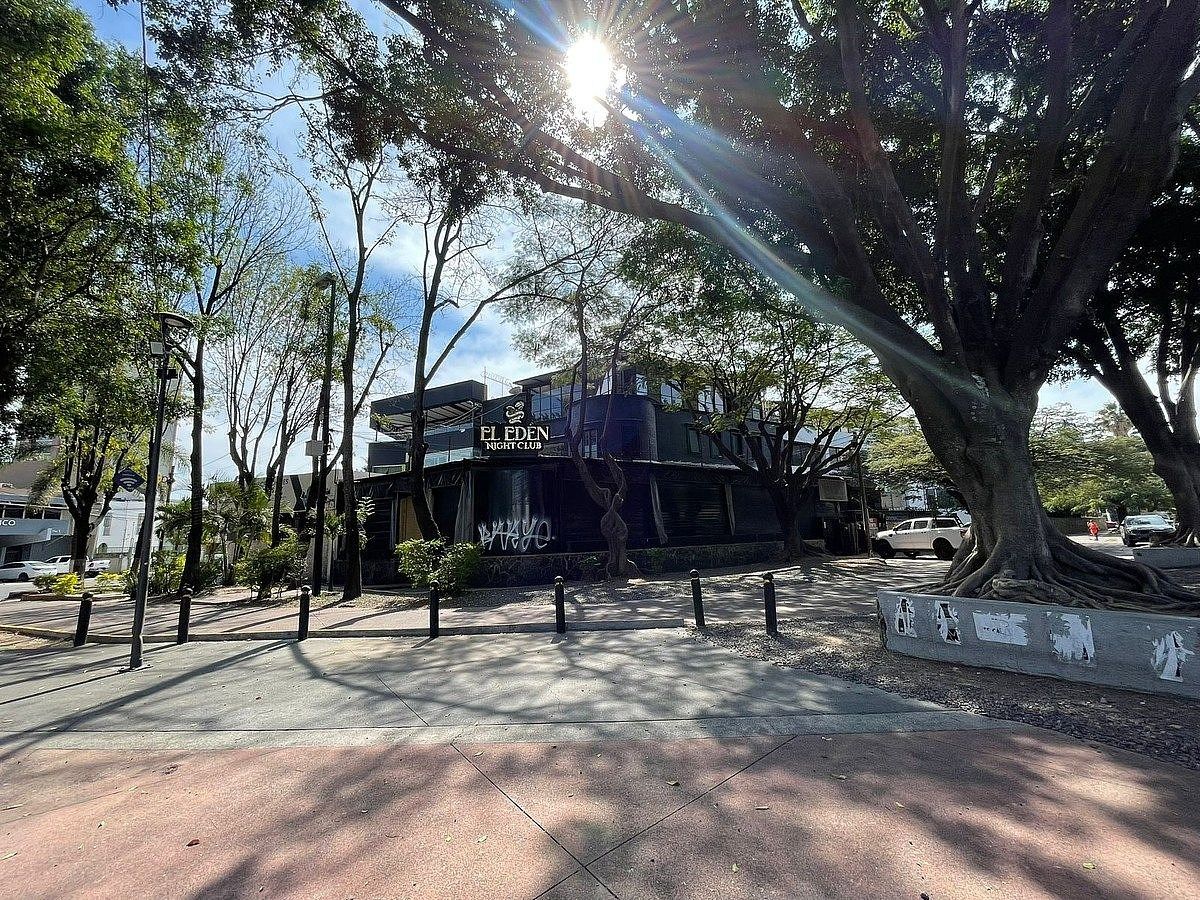LOCAL EN VENTA EN AV. VALLARTA, LA MINERVA, foto 1 de 8