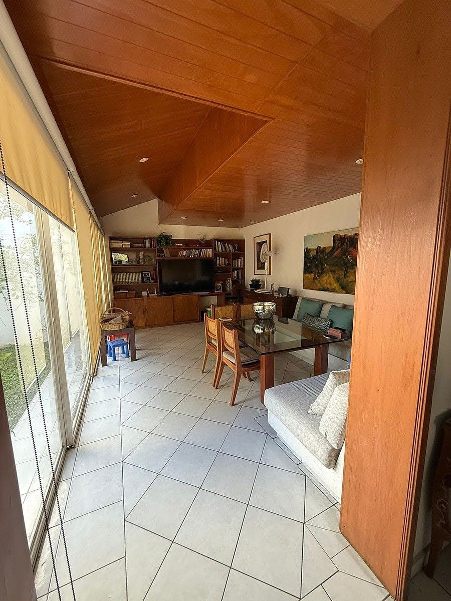 House in Monraz, Guadalajara, photo 2 of 16