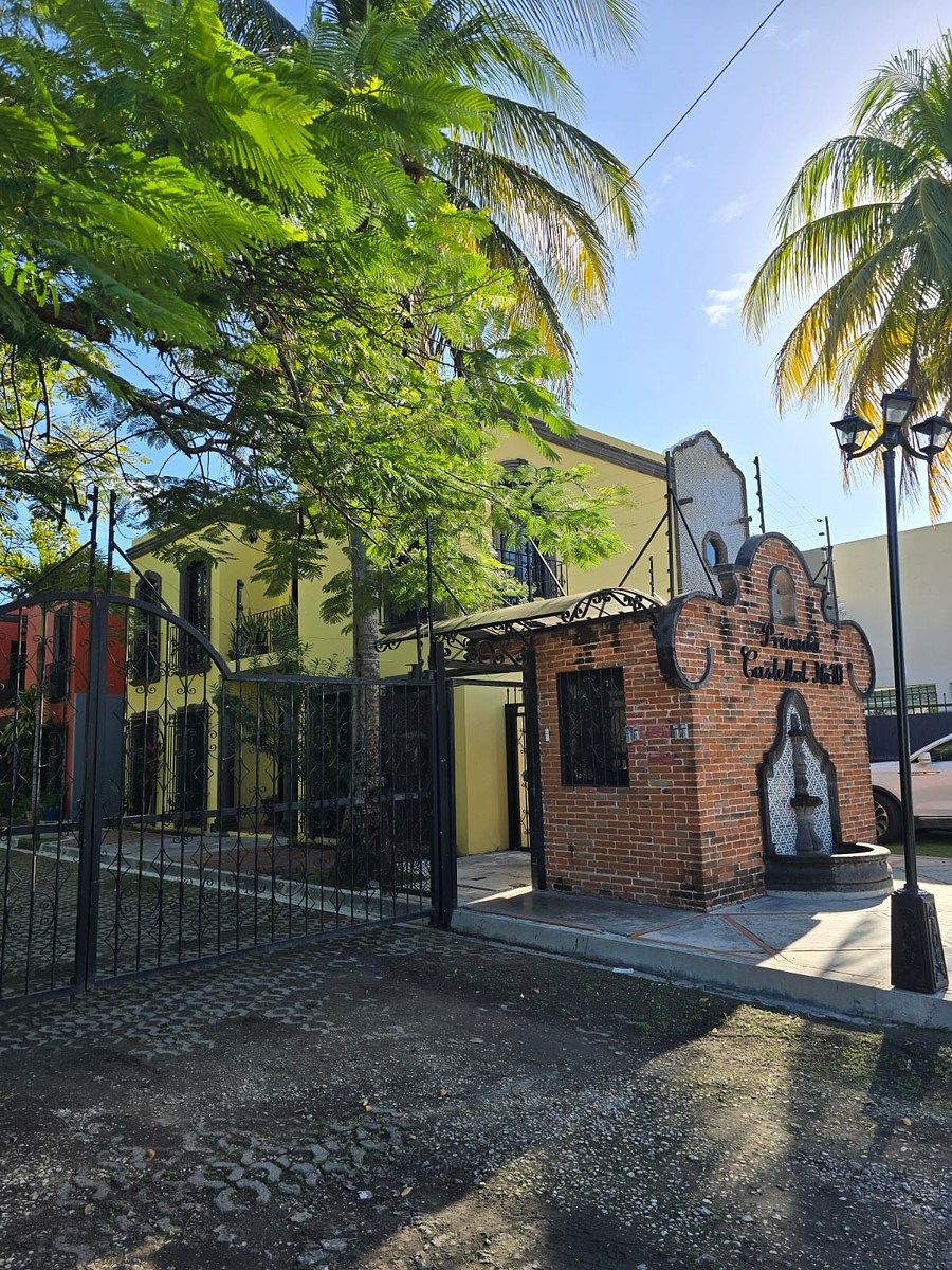 SE RENTA/VENDE CASA EN PRIVADA CASTELLOT, foto 1 de 17