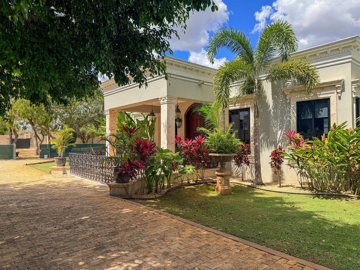 Venta Residencia de un piso con gran terreno en Dzityá