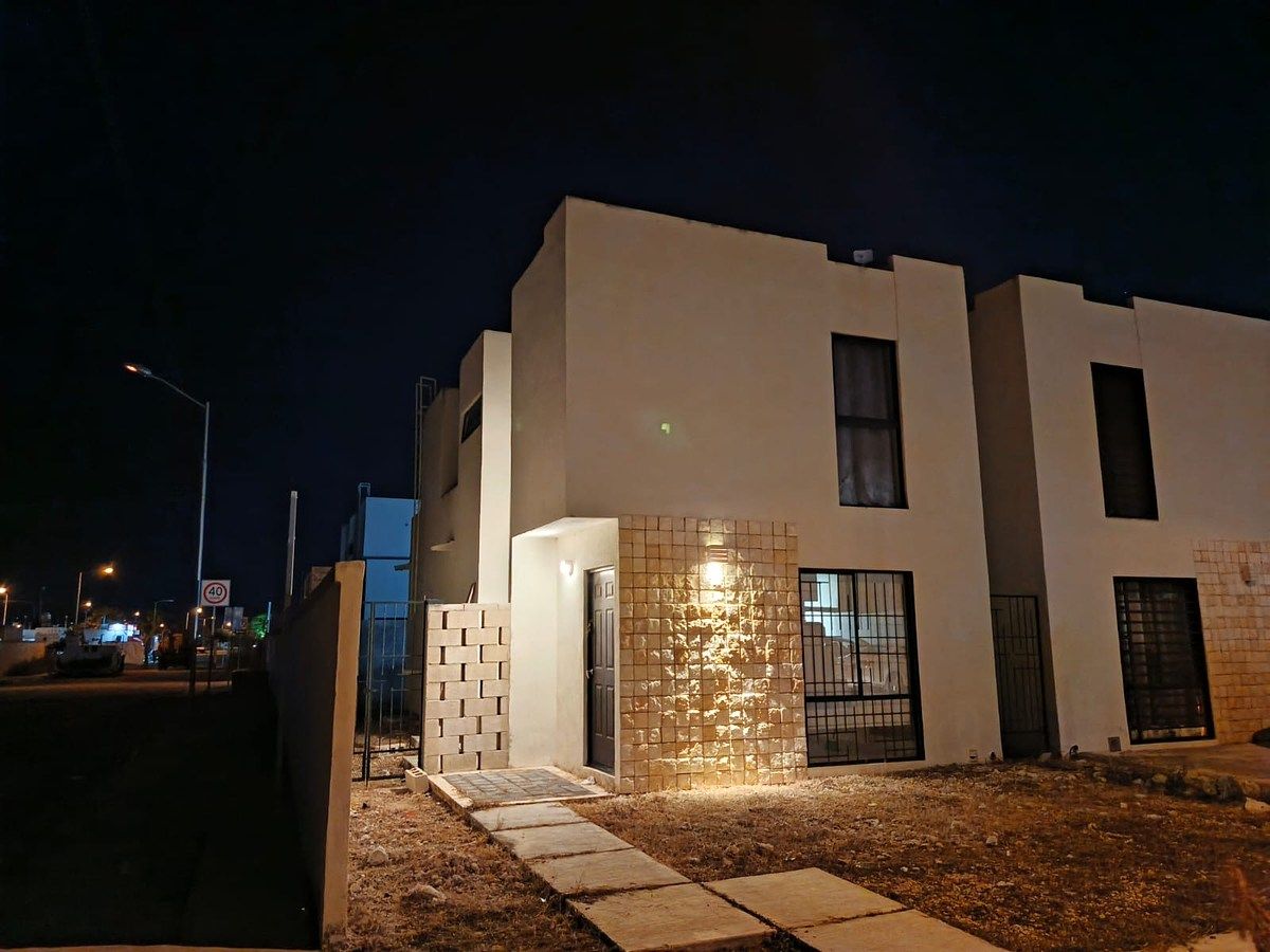 CASA EN ESQUINA, foto 1 de 14