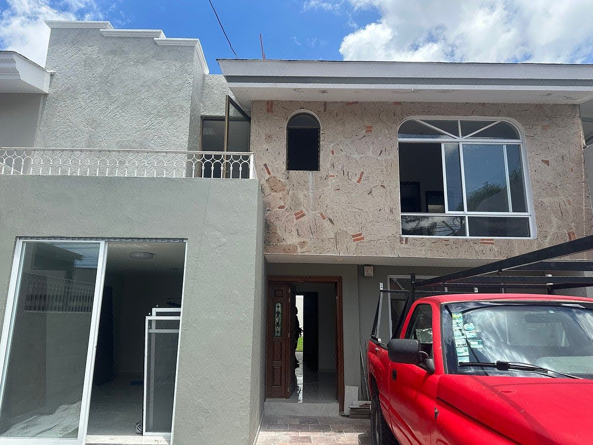 House in Jardines de La Patria, Zapopan, photo 2 of 11