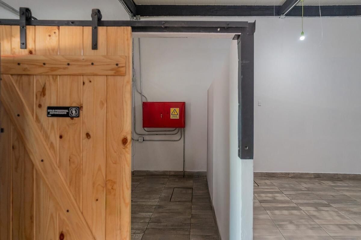 Commercial Storage Unit in Vallejo, Gustavo A. Madero, photo 3 of 16