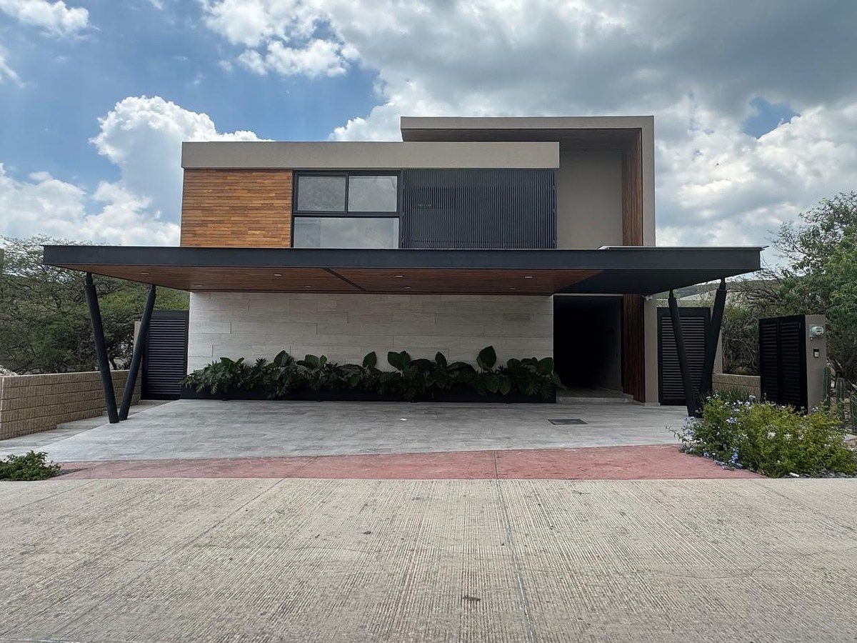 Casa en venta ubicada en el Fraccionamiento Altozano, foto 1 de 50