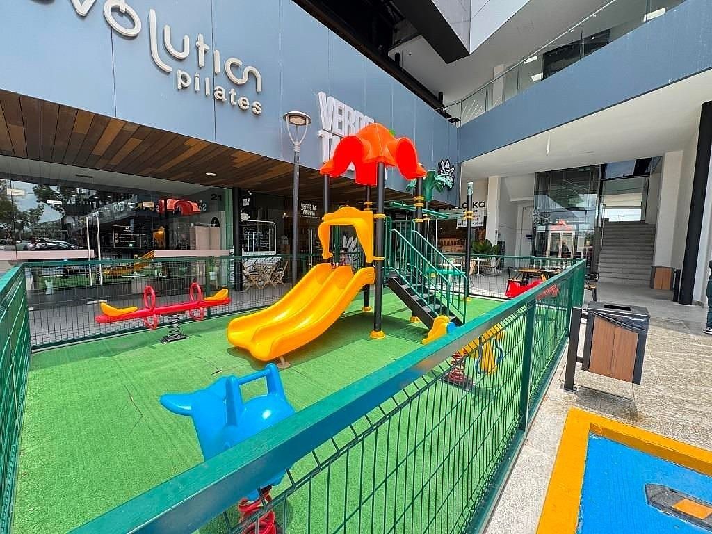 Local en renta en Plaza Garza Sada planta baja - miniatura 15