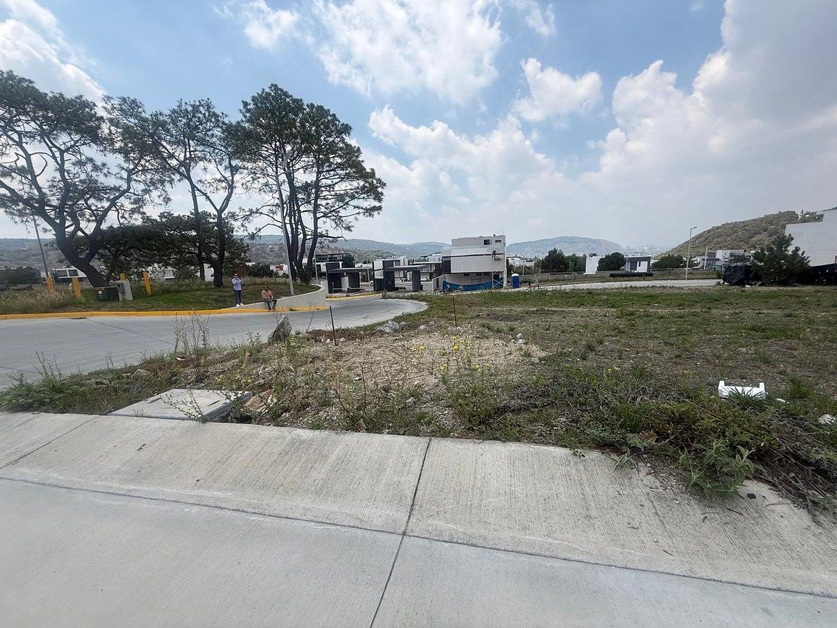 Lot in Los Robles Residencial, Zapopan, photo 2 of 4