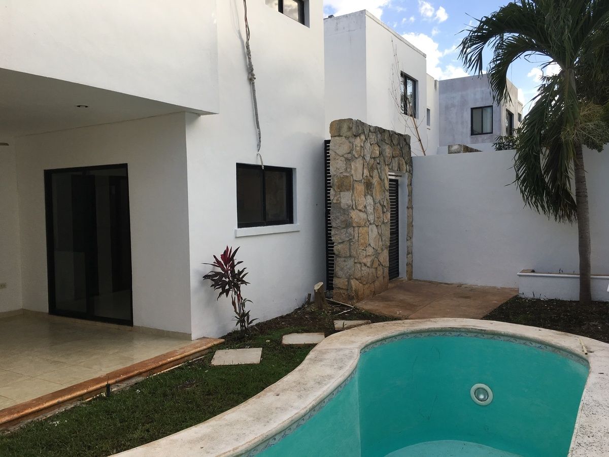 Casa en condominio en Cocoyoles, Mérida, foto 2 de 17