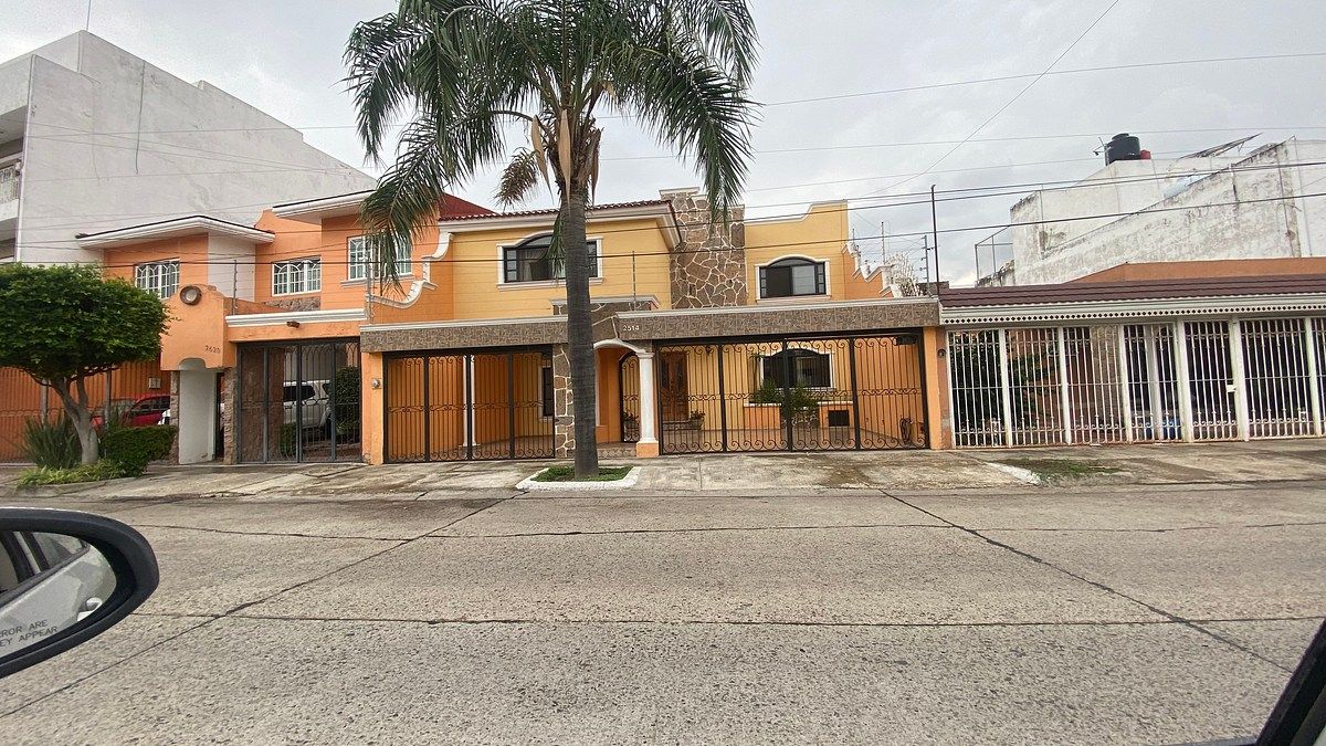 Fachada, foto 1 de 29