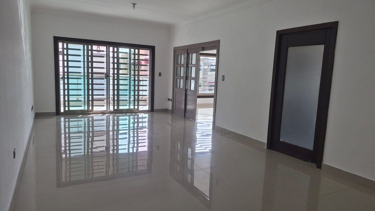 Apartamento en Alquiler en Renacimiento, 3 hab., foto 1 de 20