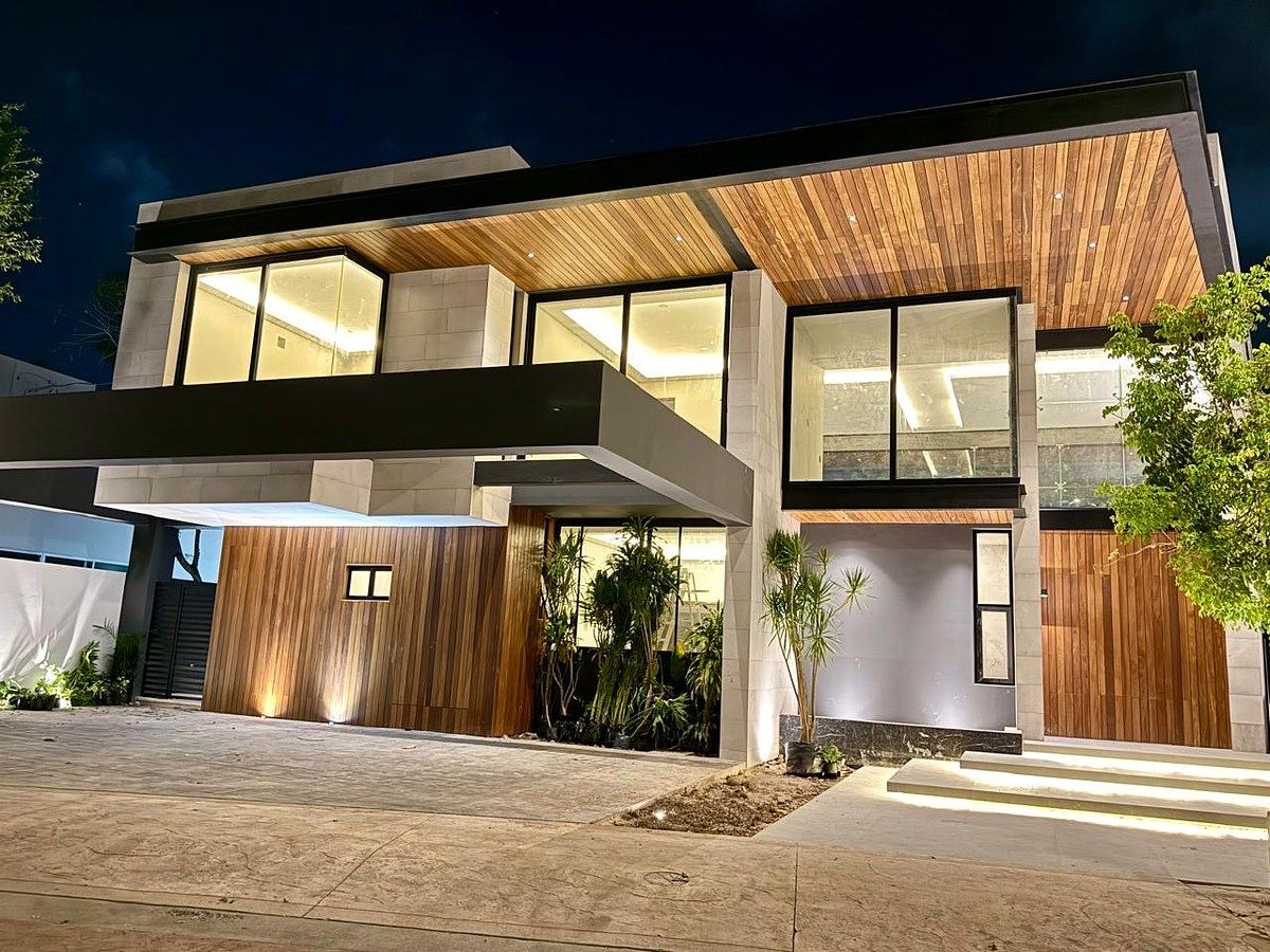 CASA DE LUJO EN VENTA RESIDENCIAL LAGOS DEL SOL, foto 1 de 27