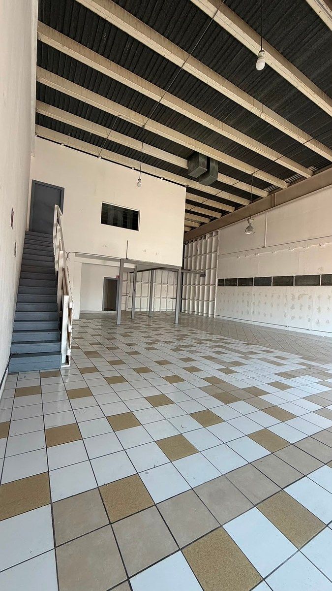 Local comercial en Lago Sur, Tijuana, foto 3 de 23