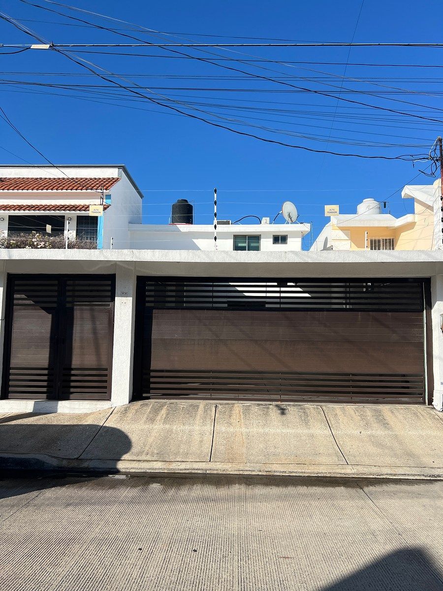 Casa de 4 recámaras en colonia Santa Rita, foto 1 de 18