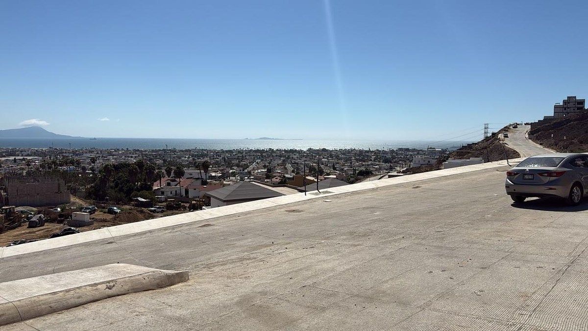 Lot in Valle Dorado, Ensenada, photo 4 of 5