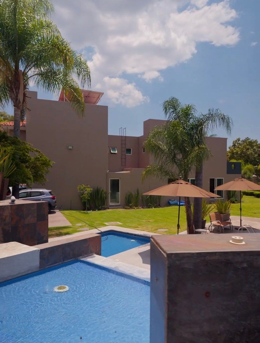 HERMOSA RESIDENCIA EN BUGAMBILIAS SEGUNDA SECCIÓN, foto 1 de 12
