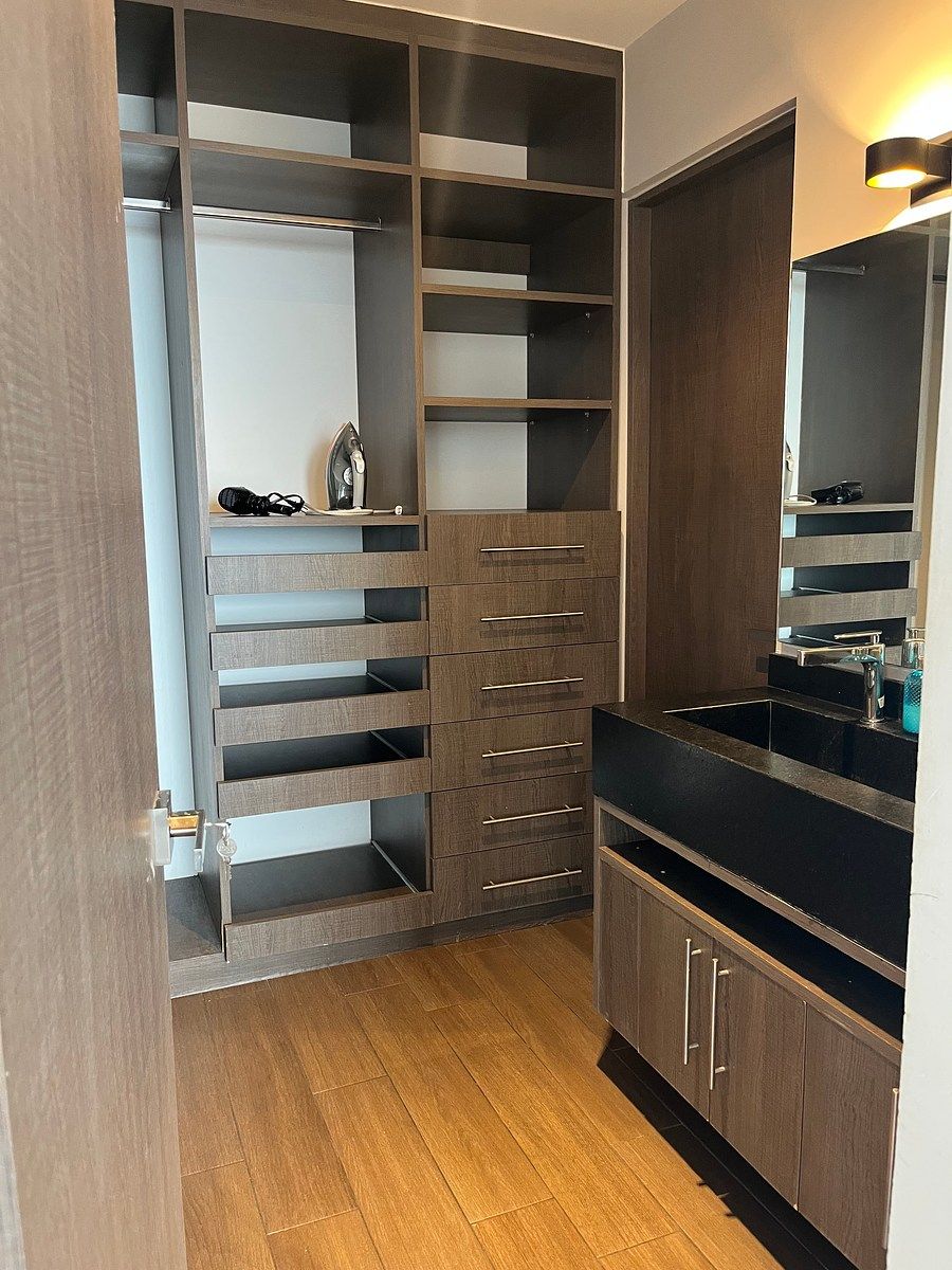 Vestidor baño recámara principal, foto 15 de 33