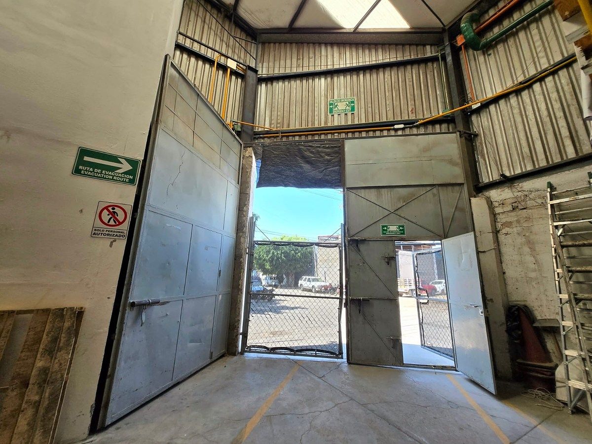 Bodega comercial en Loma Bonita Ejidal, Tlaquepaque, foto 26 de 28