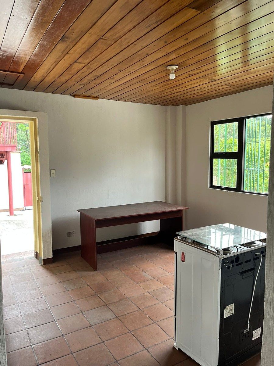 Apartamento en RENTA - zona 11 Las Charcas - Image 2