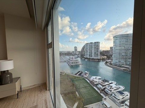Departamento en SLS Bahia, Puerto Cancún, foto 1 de 48