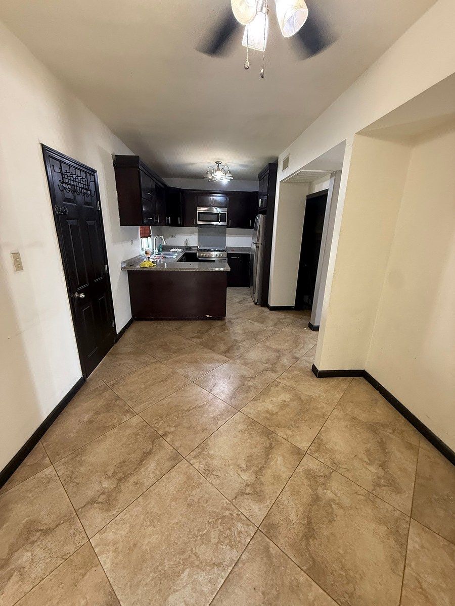Casa em Hacienda Bilbao, Mexicali, foto 2 de 18