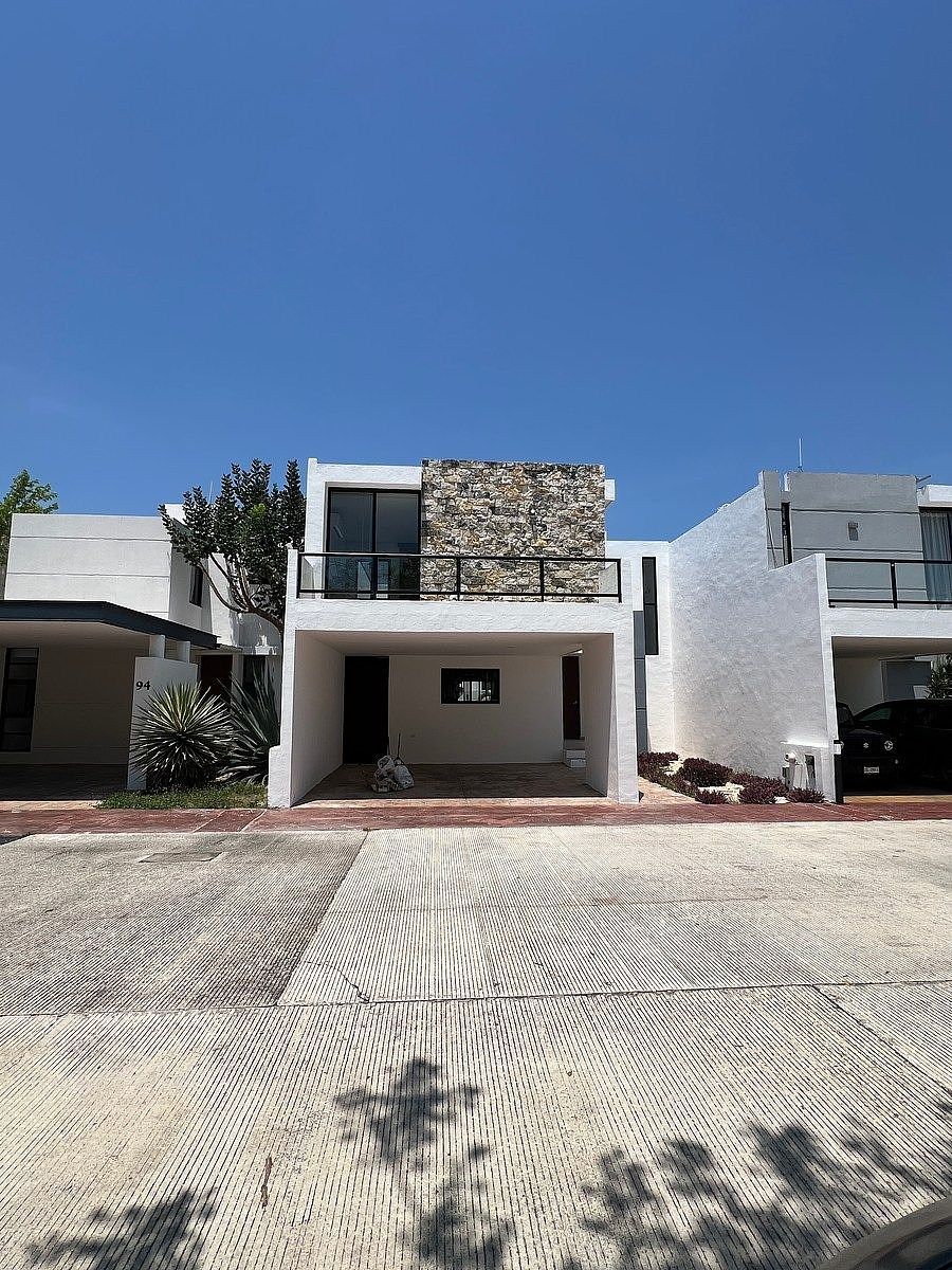 CASA EN RENTA EN PRIVADA FONTANA A ESPALDA DE CABO NORTE, photo 1 of 13