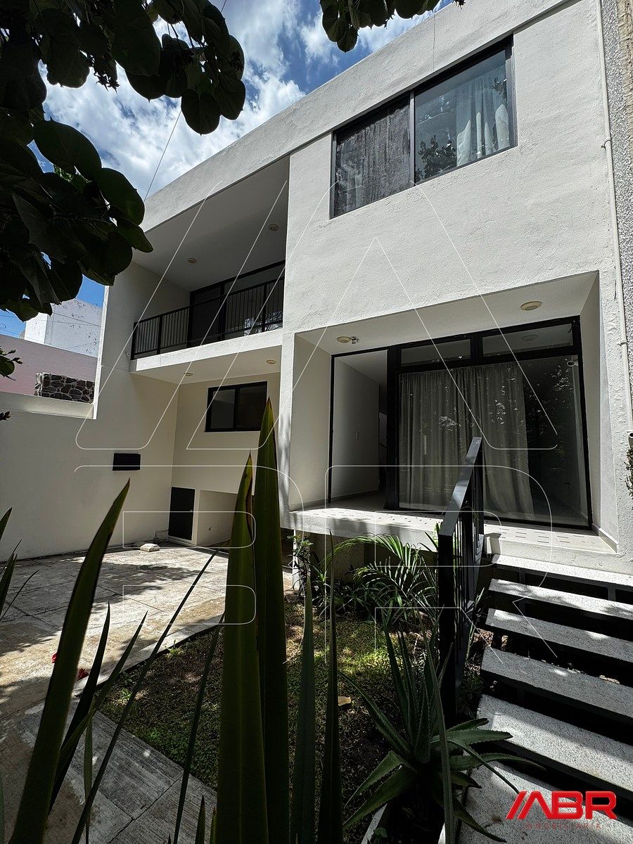 🏡 CASA EN RENTA FRENTE AL PARQUE DE LOS PERROS CHAPALITA, foto 1 de 31
